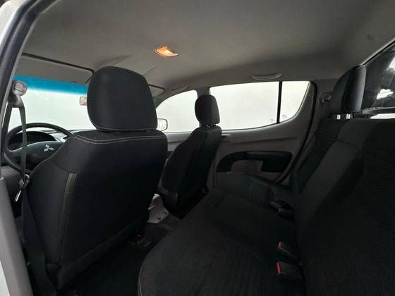 MITSUBISHI L200 TRITON 3.2 GLX 4X4 CD 16V TURBO INTERCOLER DIESEL 4P MANUAL